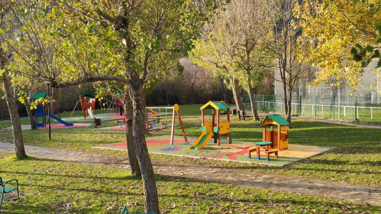 Jardin Araguas Villanúa Exterior foto